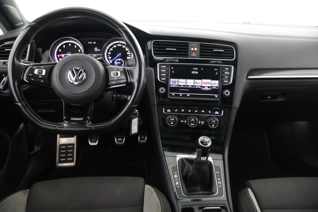 VOLKSWAGEN Golf 2015