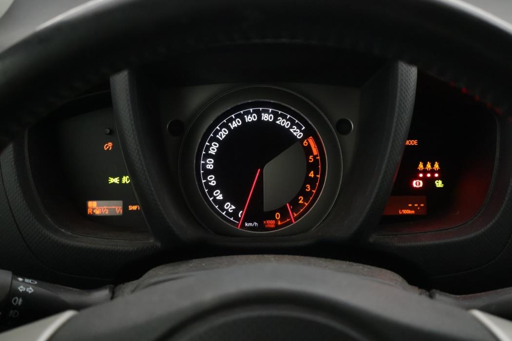 TOYOTA Urban Cruiser 2011