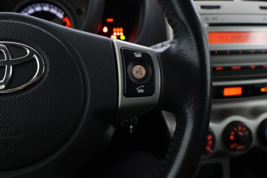 TOYOTA Urban Cruiser 2011