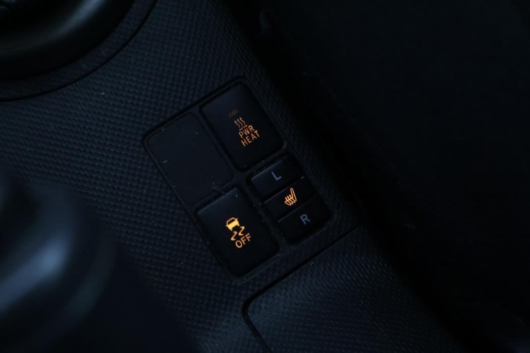 TOYOTA Urban Cruiser 2011