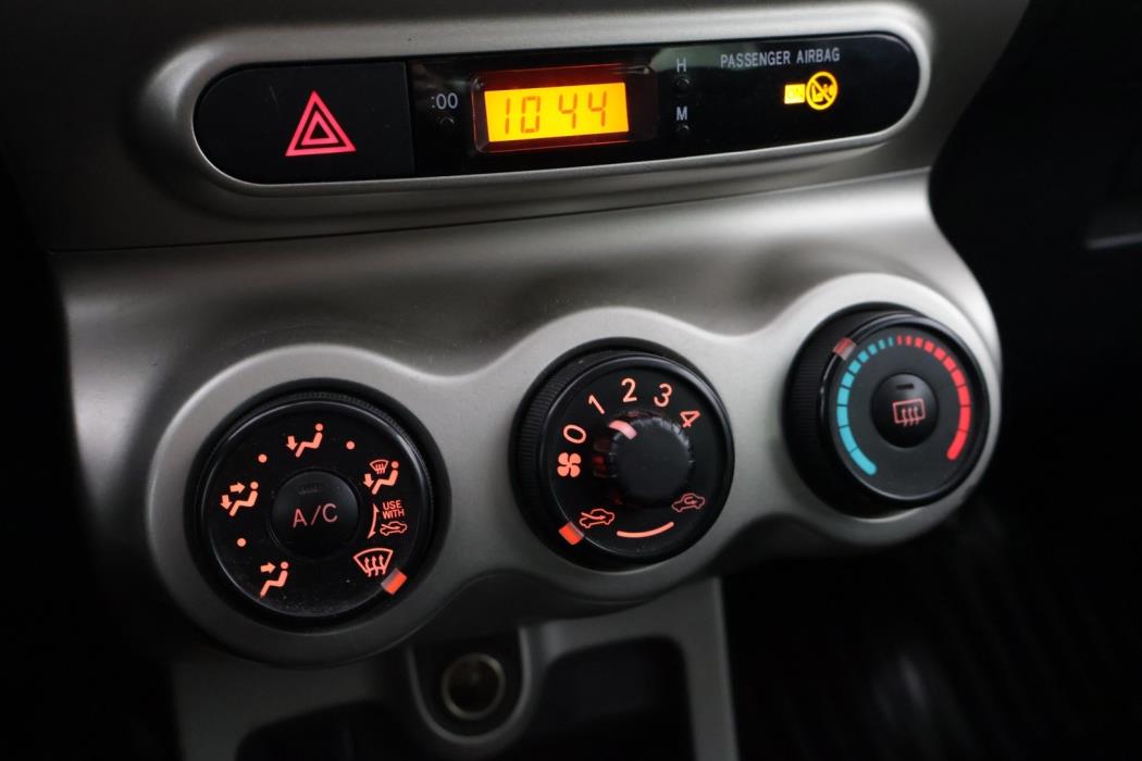 TOYOTA Urban Cruiser 2011