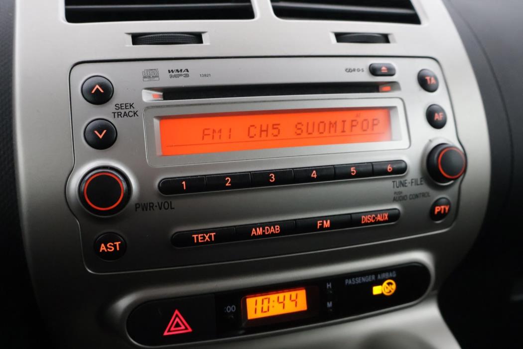 TOYOTA Urban Cruiser 2011