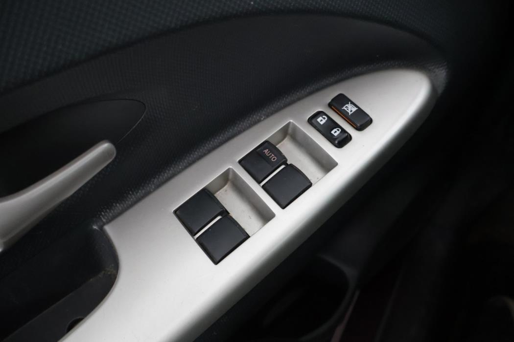 TOYOTA Urban Cruiser 2011