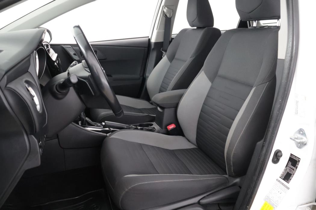 TOYOTA Auris 2016