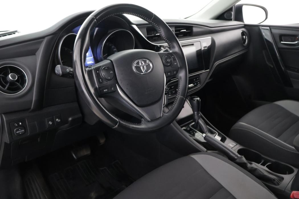 TOYOTA Auris 2016