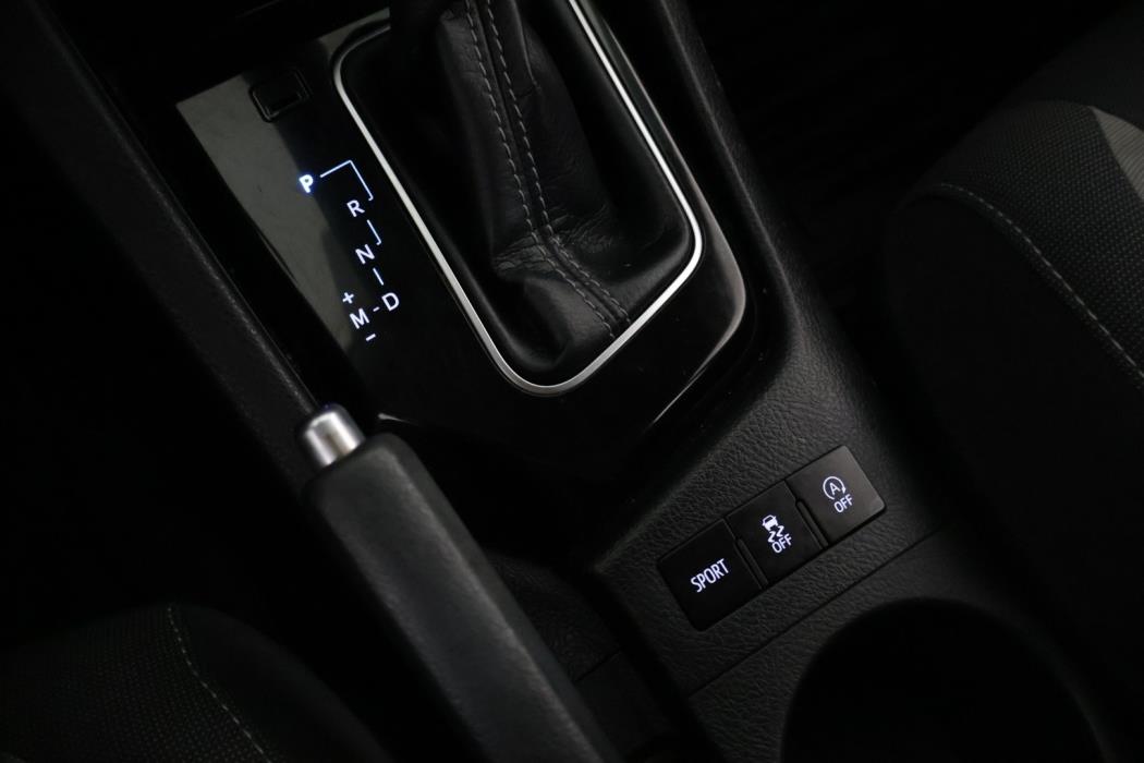 TOYOTA Auris 2016