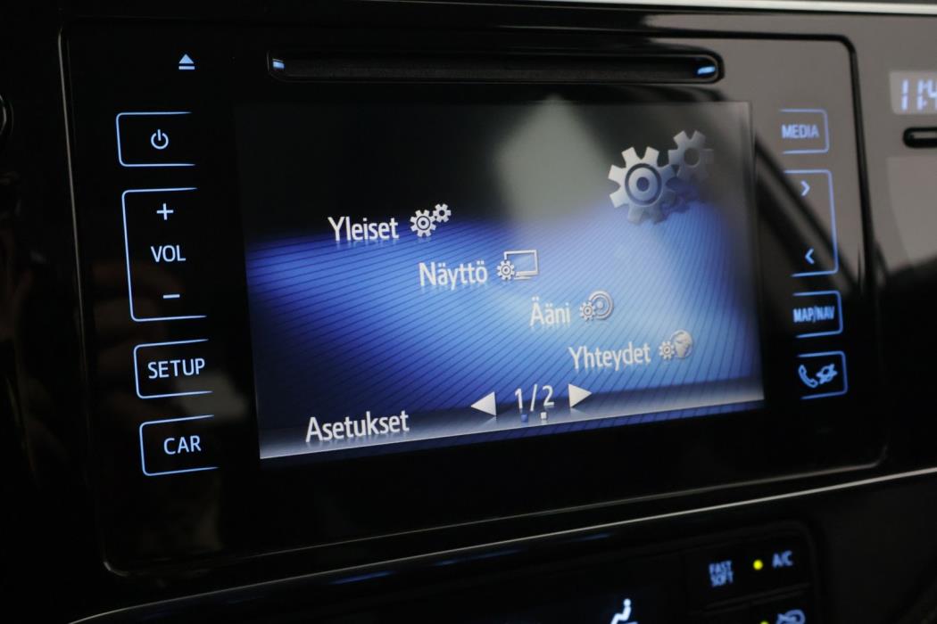 TOYOTA Auris 2016