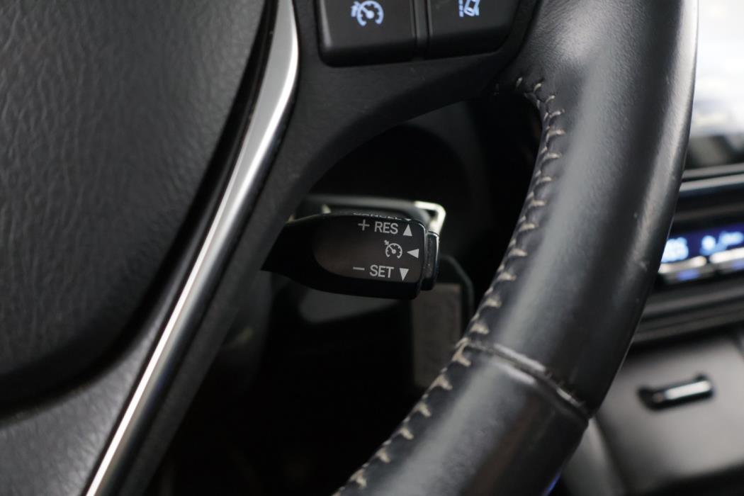TOYOTA Auris 2016