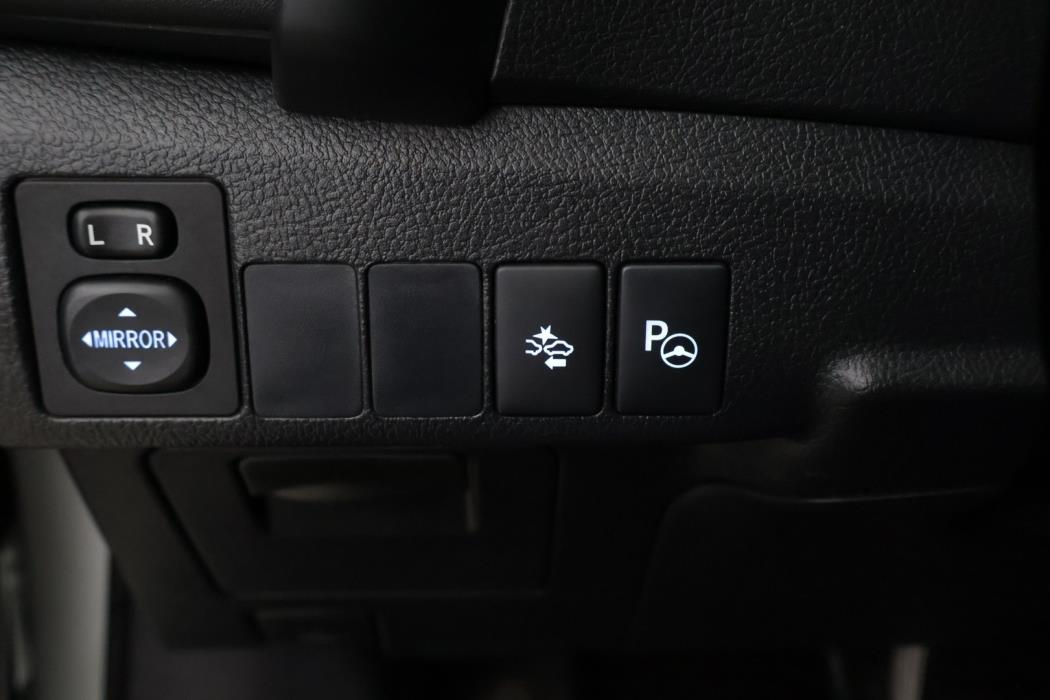 TOYOTA Auris 2016