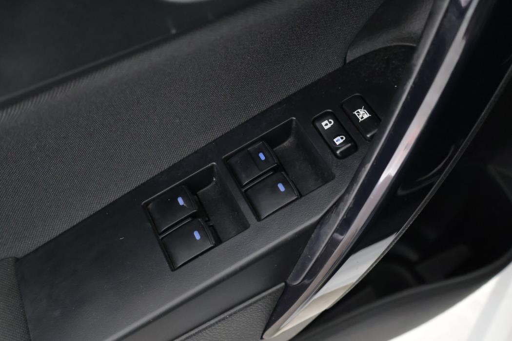TOYOTA Auris 2016