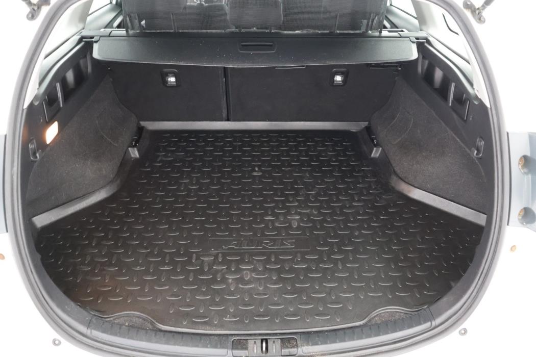 TOYOTA Auris 2016
