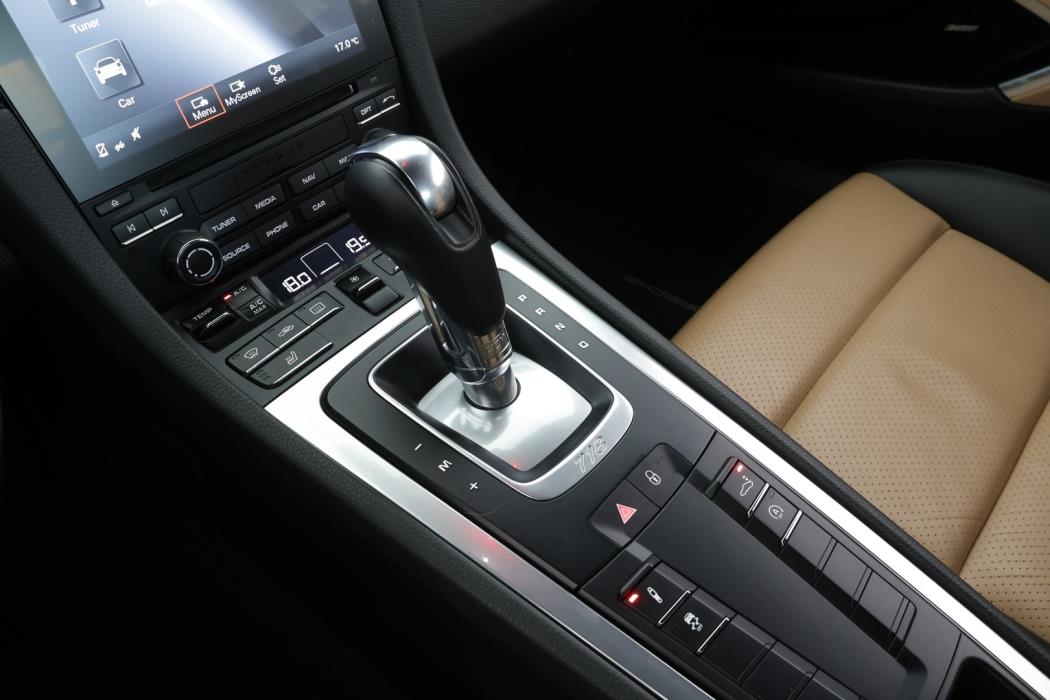 PORSCHE 718 2018