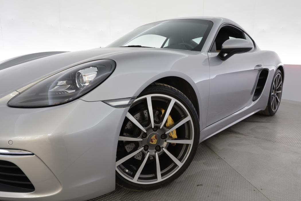 PORSCHE 718 2018