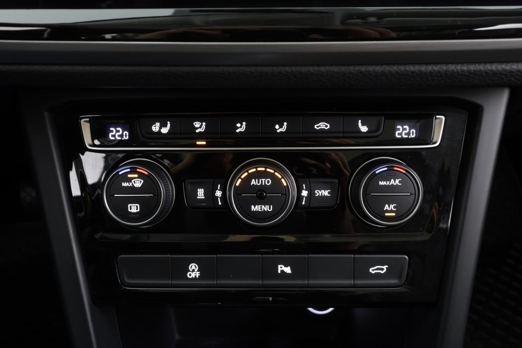 VOLKSWAGEN Touran 2019