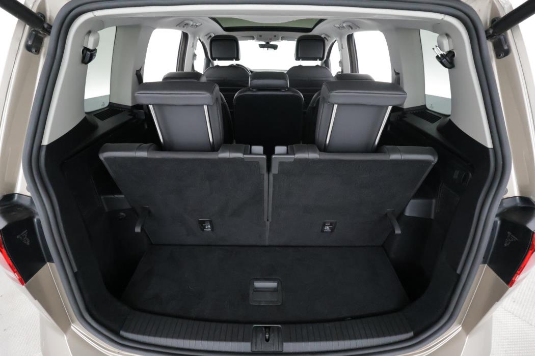 VOLKSWAGEN Touran 2019