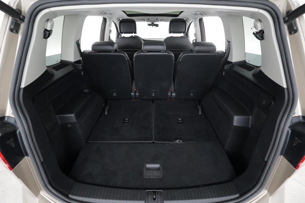 VOLKSWAGEN Touran 2019