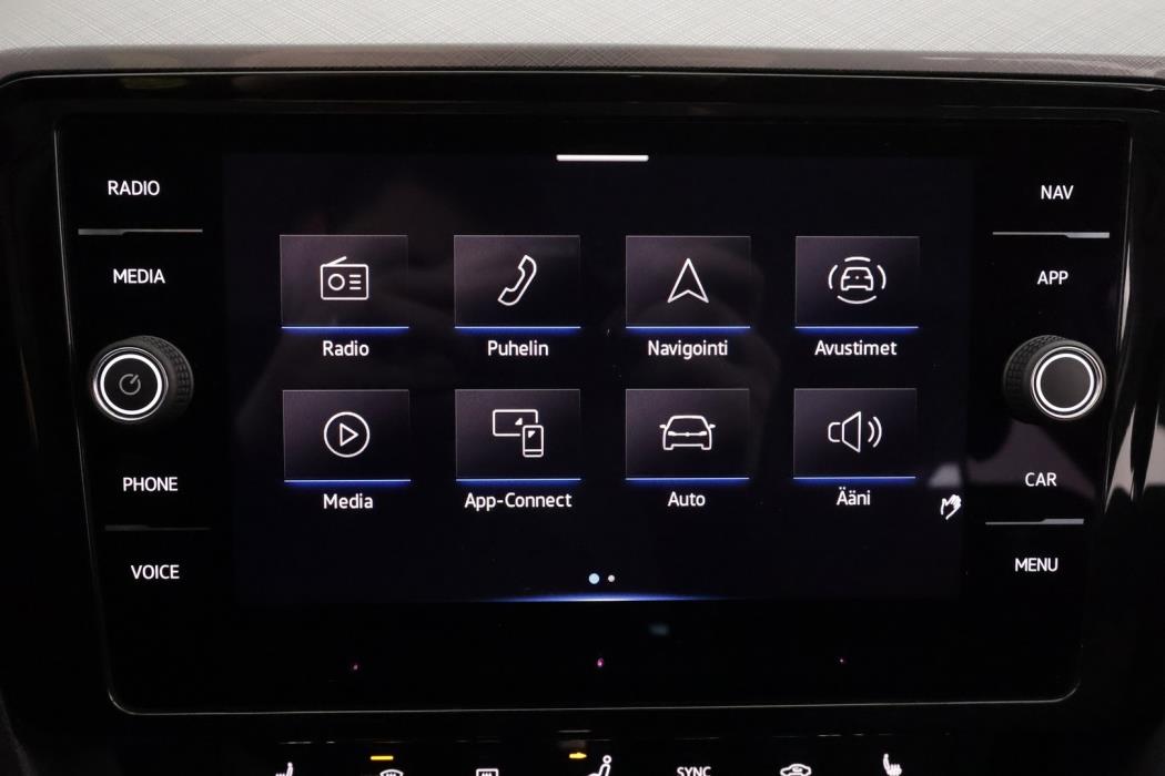 VOLKSWAGEN Passat 2022