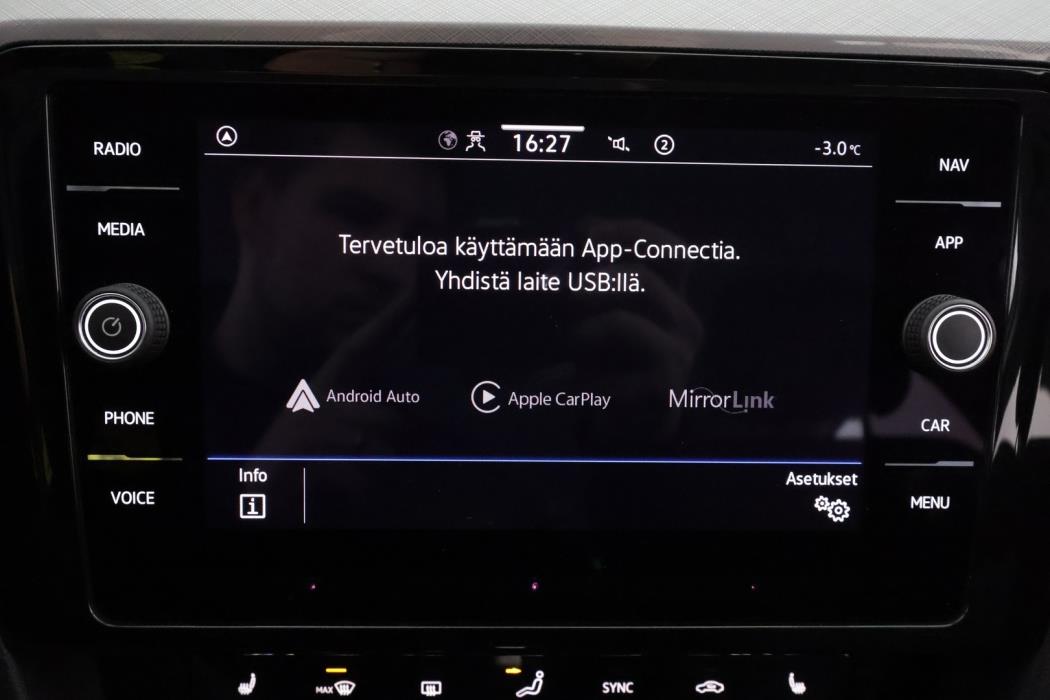 VOLKSWAGEN Passat 2022