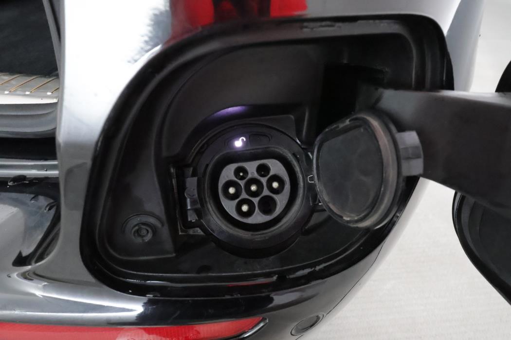 MERCEDES-BENZ E 2021