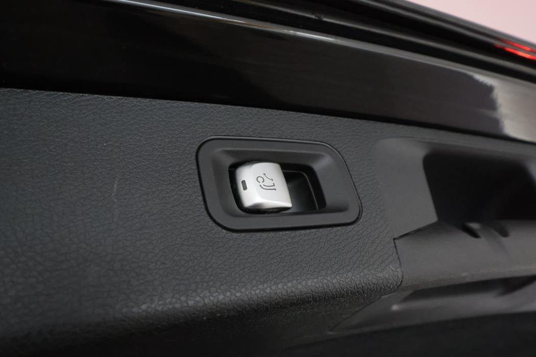 MERCEDES-BENZ E 2021