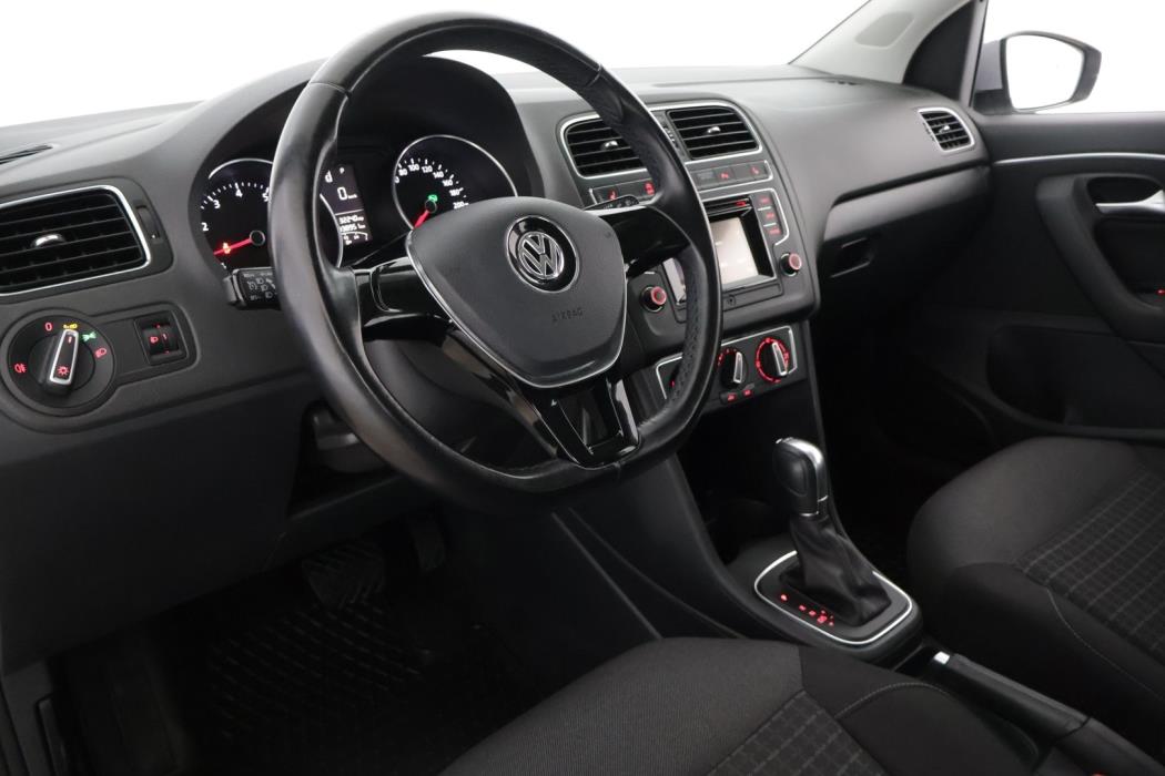 VOLKSWAGEN Polo 2014
