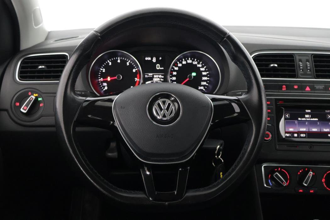 VOLKSWAGEN Polo 2014
