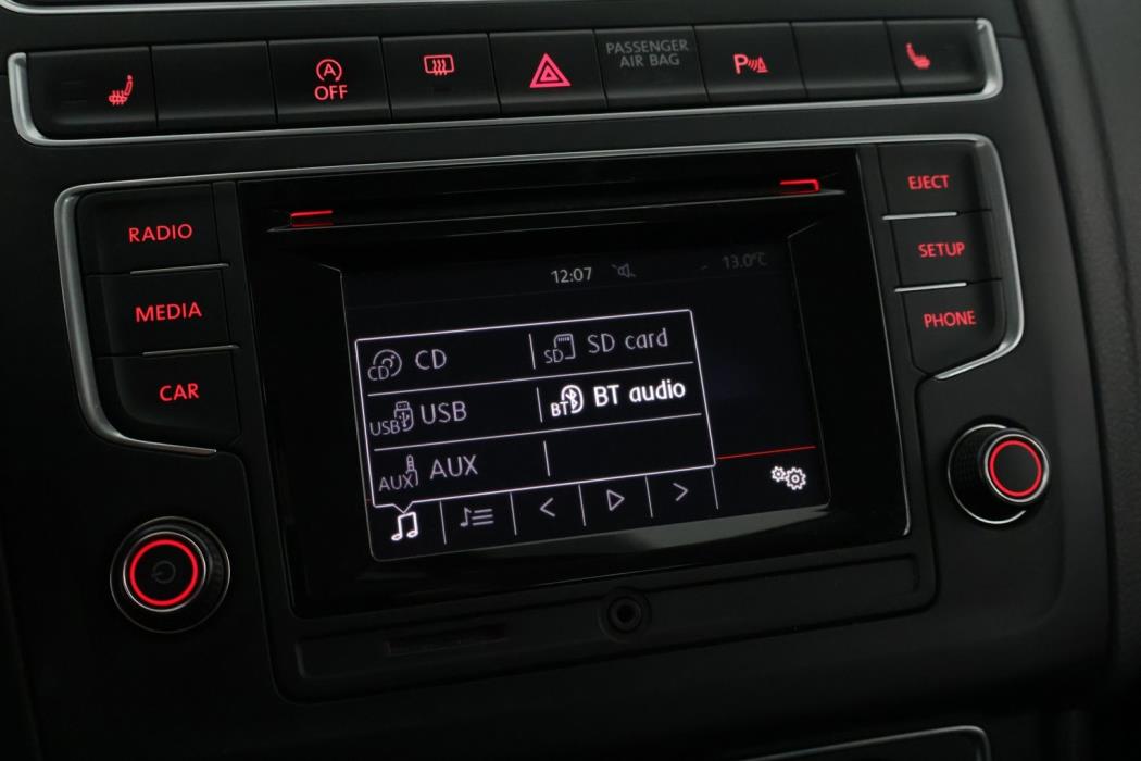 VOLKSWAGEN Polo 2014