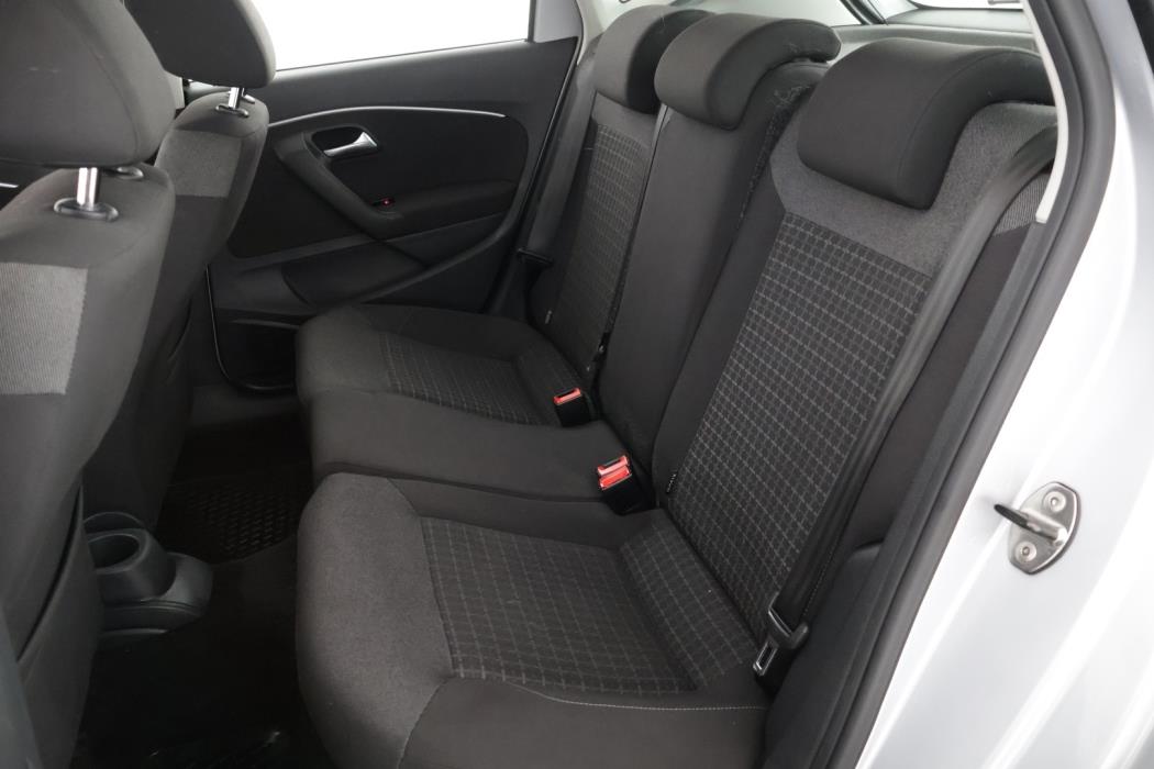 VOLKSWAGEN Polo 2014