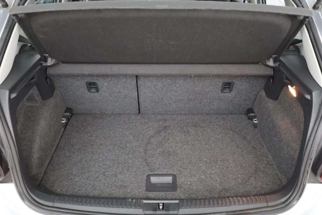 VOLKSWAGEN Polo 2014