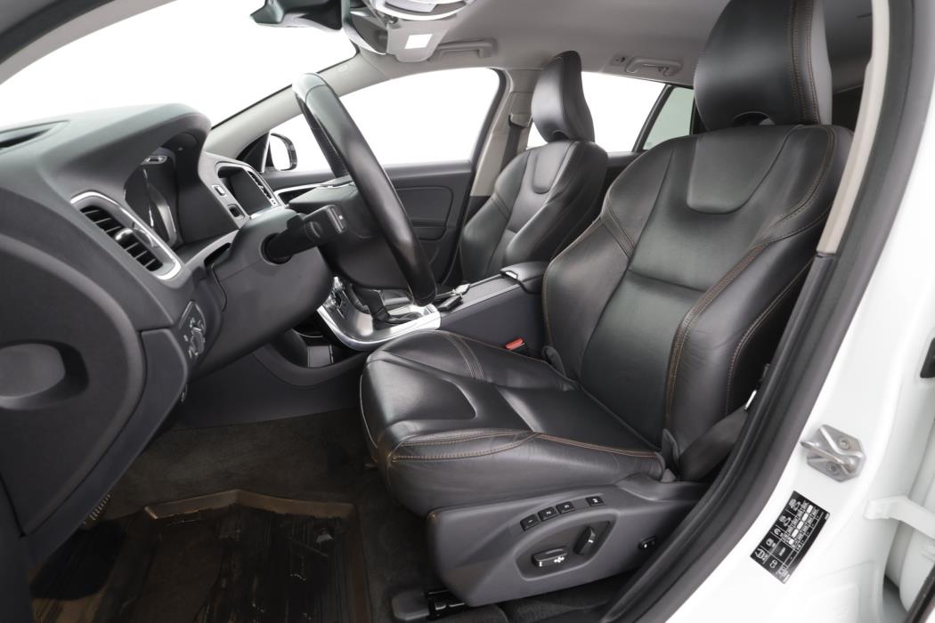 VOLVO V60 Cross Country 2016