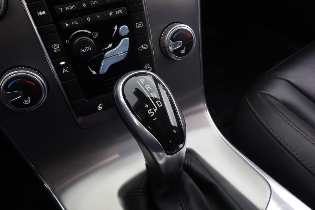 VOLVO V60 Cross Country 2016