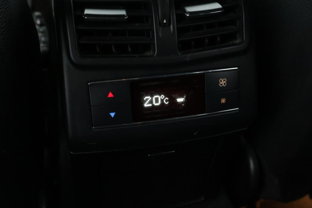 MERCEDES-BENZ E 2016