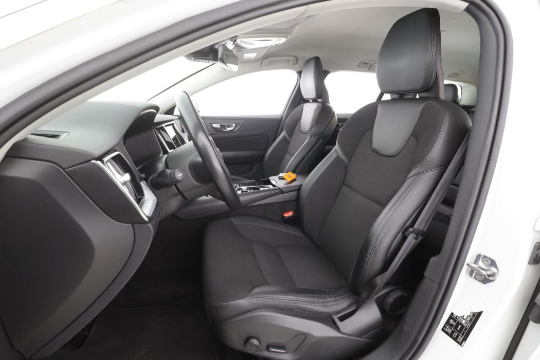 VOLVO V60 2021