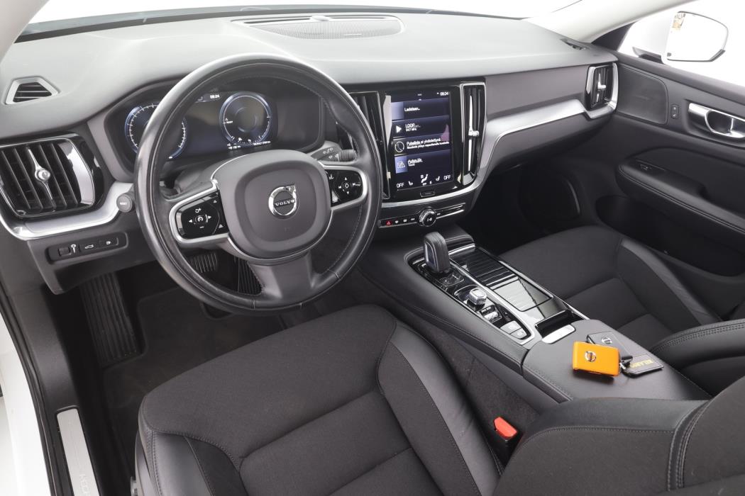 VOLVO V60 2021