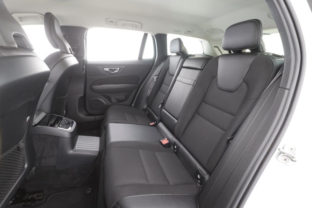 VOLVO V60 2021