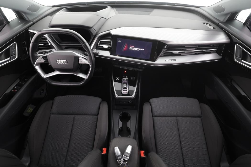 AUDI Q4 e-tron 2021