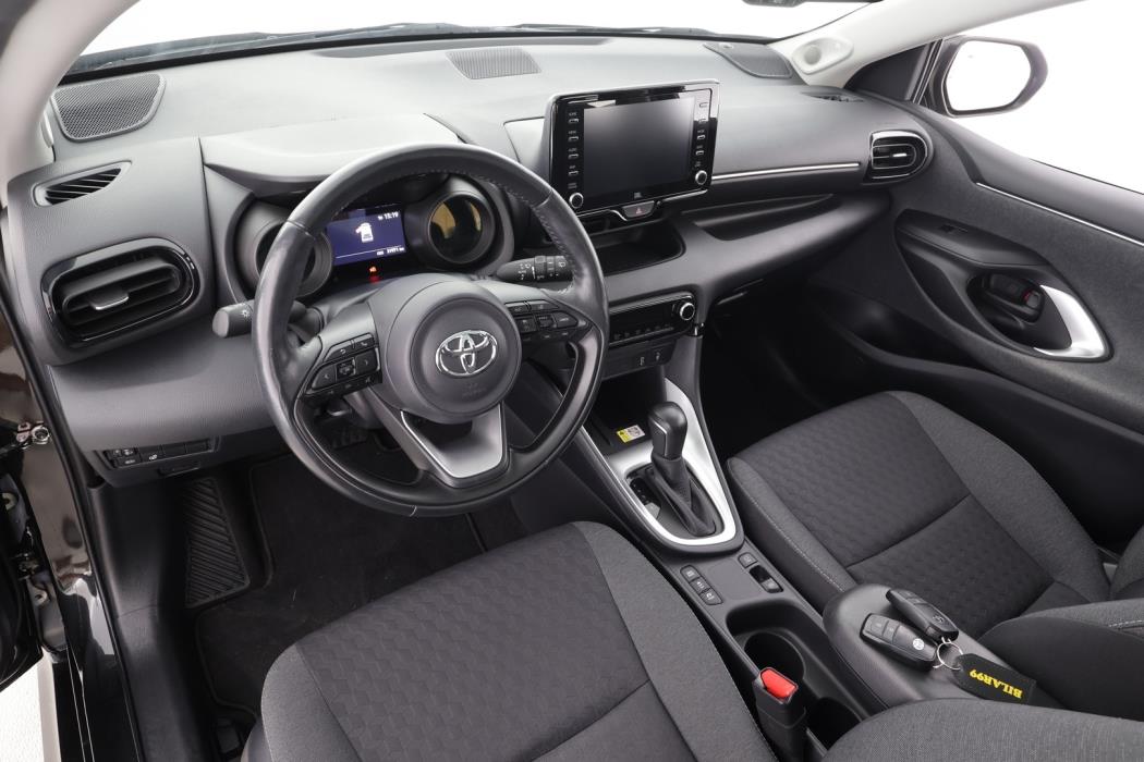 TOYOTA Yaris 2021
