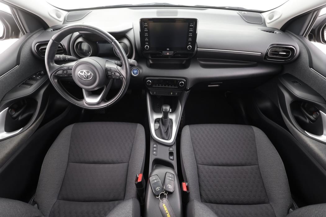 TOYOTA Yaris 2021
