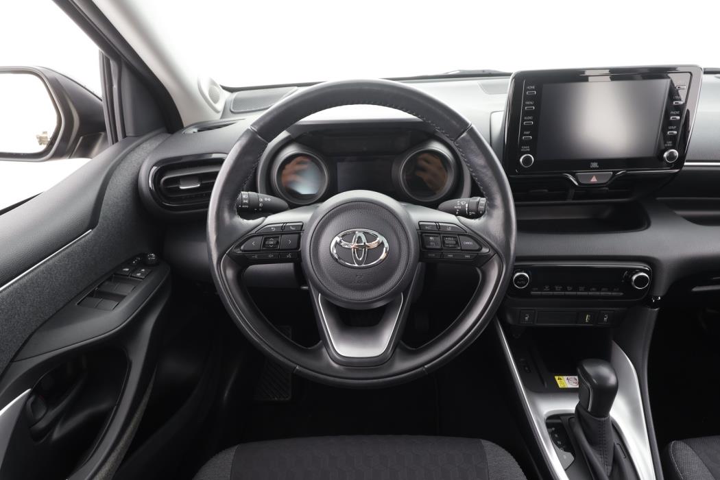TOYOTA Yaris 2021