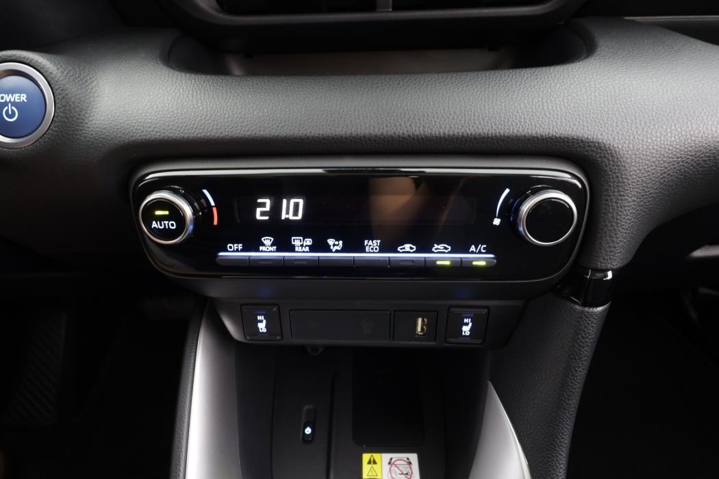 TOYOTA Yaris 2021
