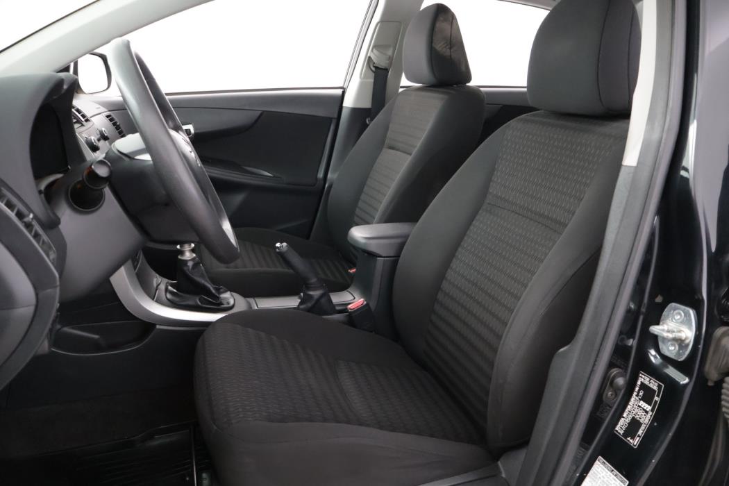 TOYOTA Corolla 2012