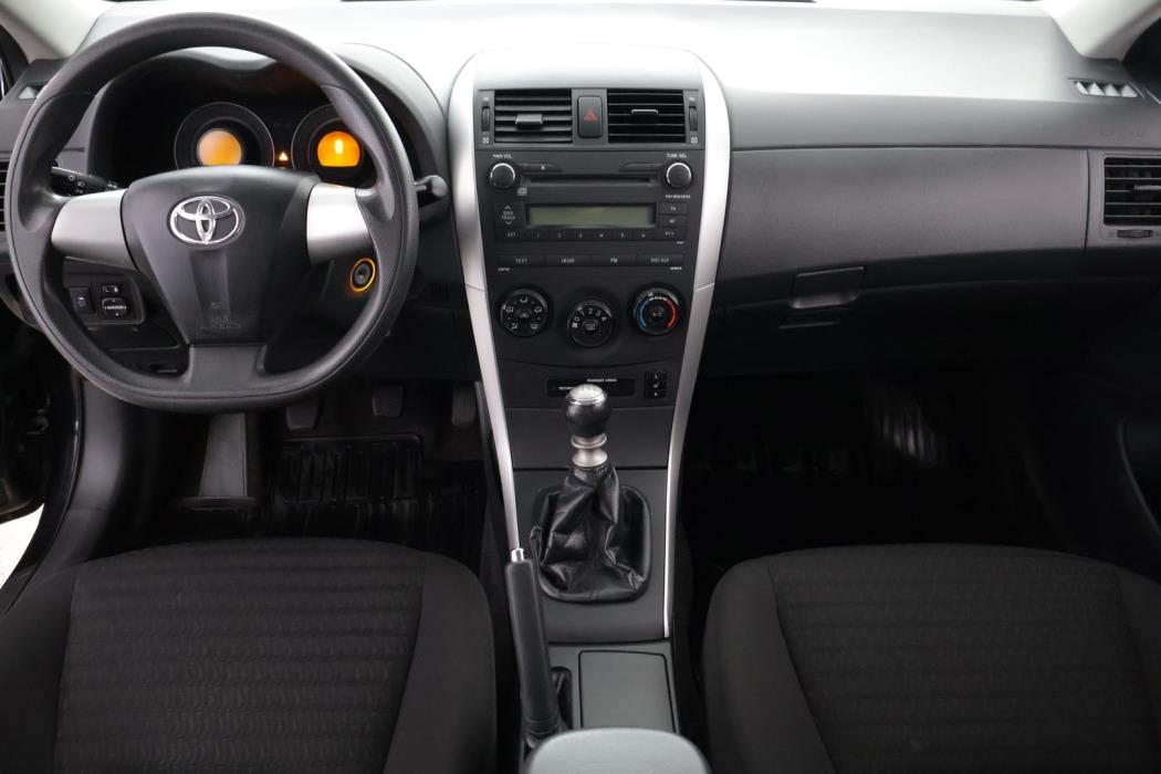 TOYOTA Corolla 2012