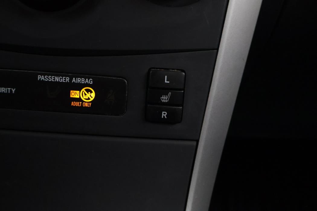 TOYOTA Corolla 2012