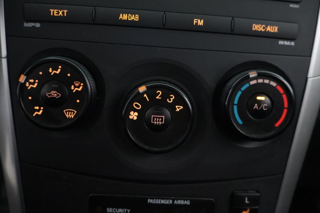 TOYOTA Corolla 2012