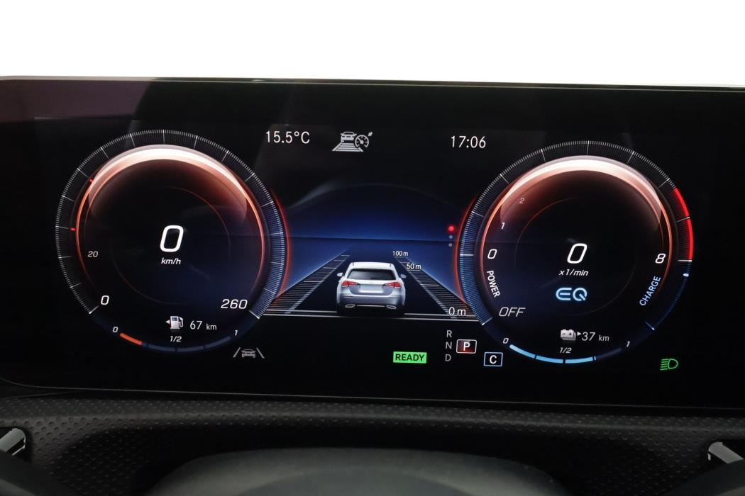 MERCEDES-BENZ A 2021