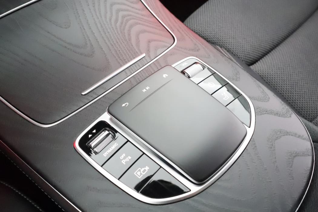 MERCEDES-BENZ E 2021