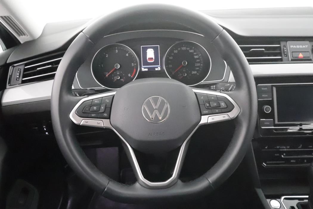 VOLKSWAGEN Passat 2021