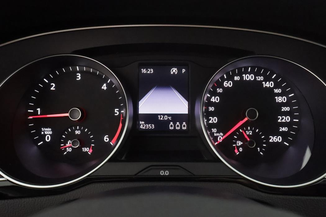 VOLKSWAGEN Passat 2021