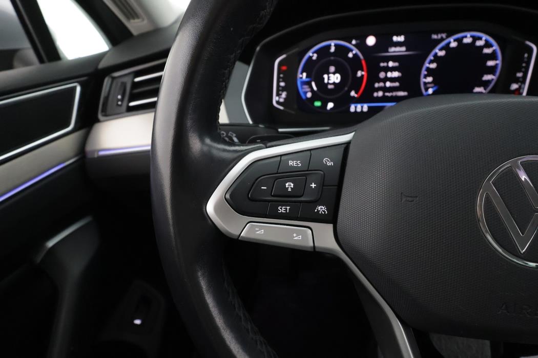 VOLKSWAGEN Passat 2021