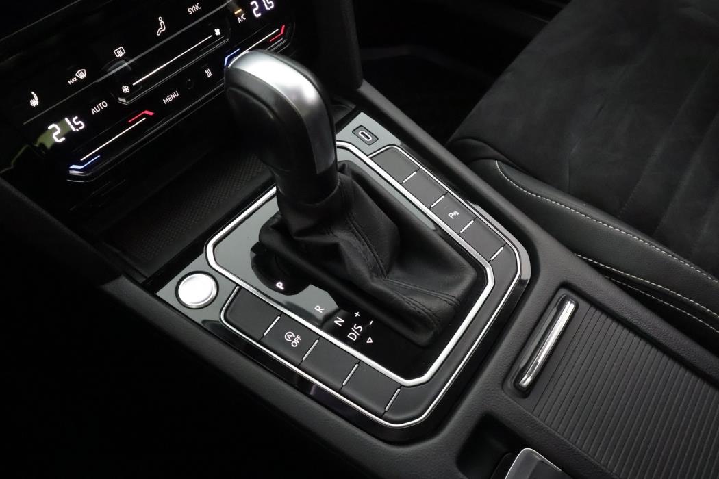 VOLKSWAGEN Passat 2021